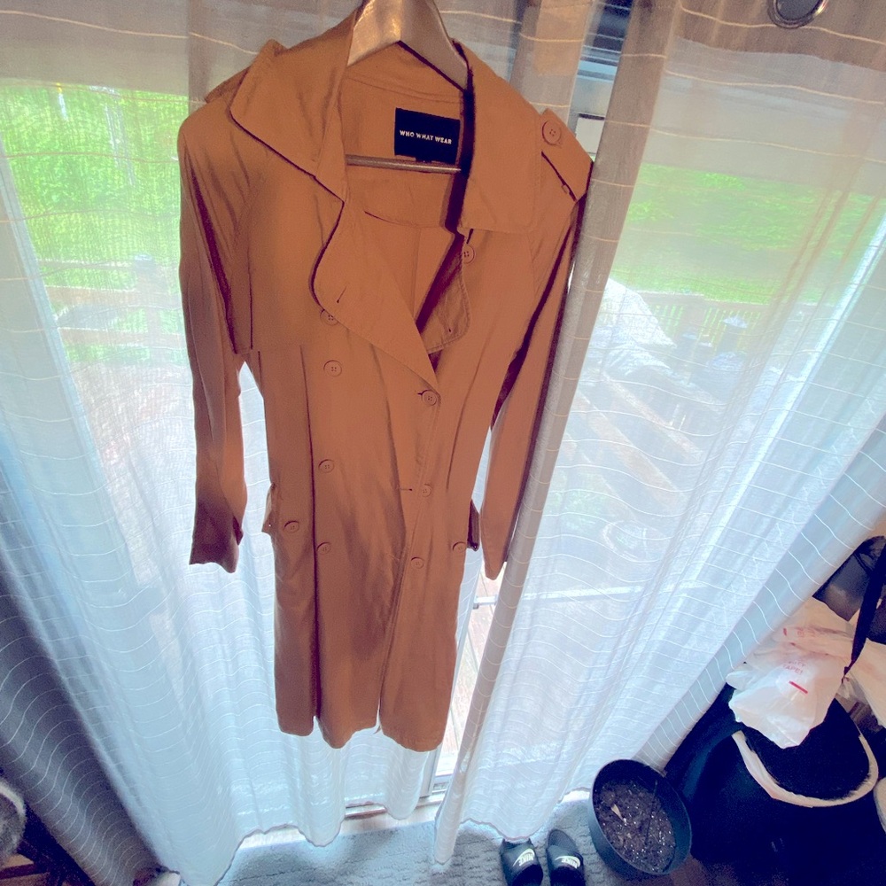 Women’s Tan Trench Linen Jacket like new light weight looks great with pockets